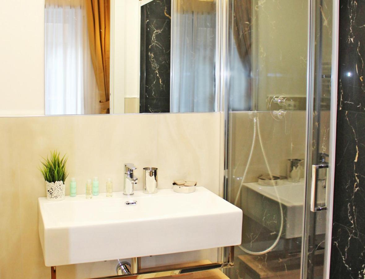 Hrt Milano Hotel Eksteriør billede